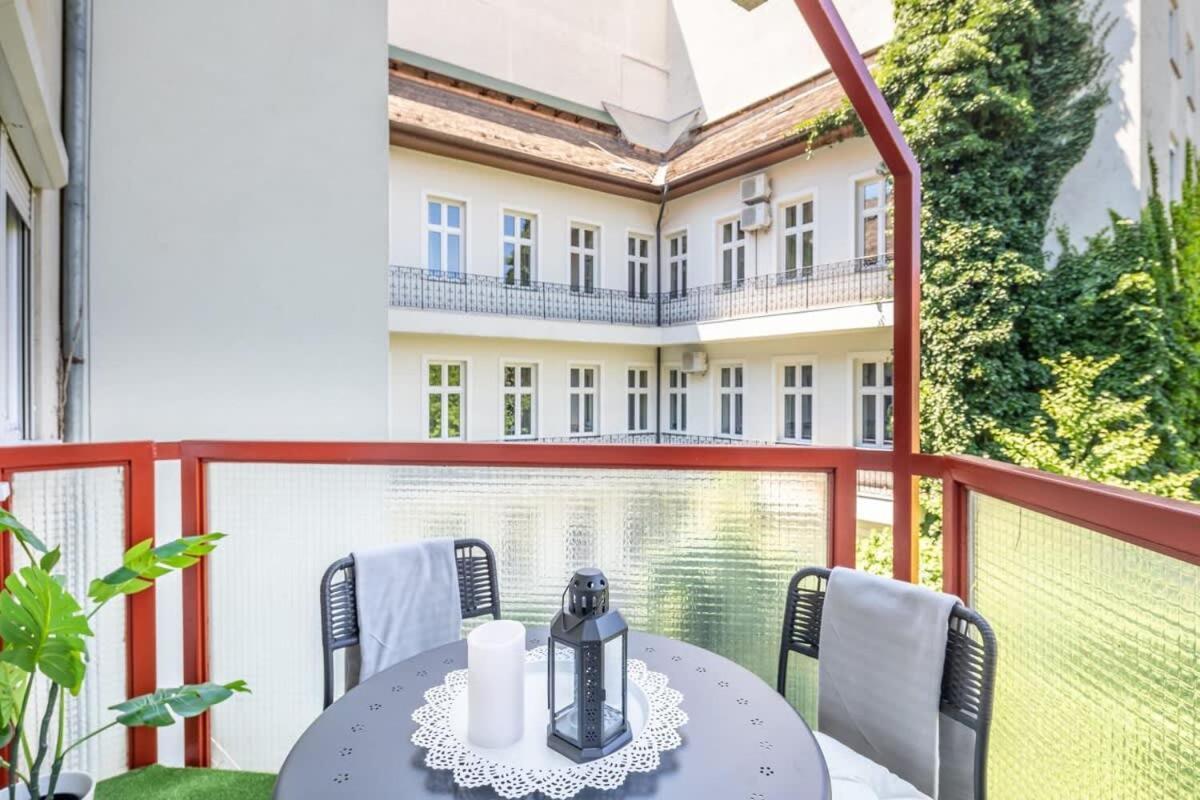 Sunny Balcony - Cute And Cozy Appartement Boedapest Buitenkant foto