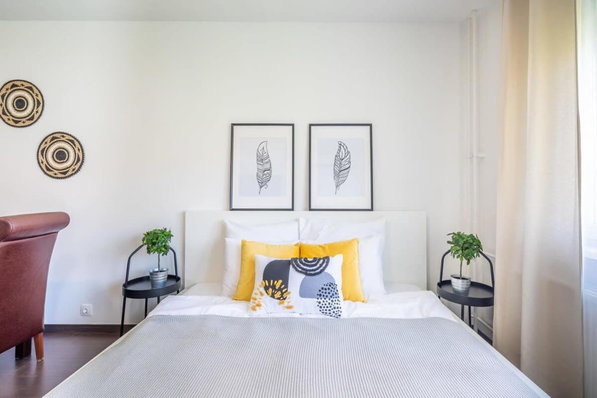 Sunny Balcony - Cute And Cozy Appartement Boedapest Buitenkant foto